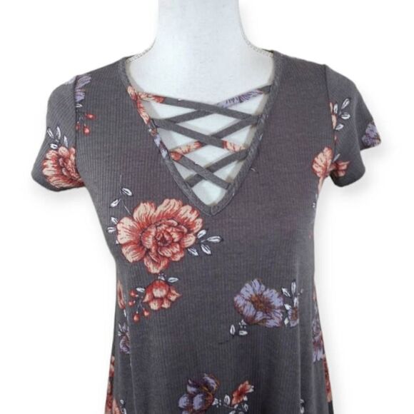 LOVE, FIRE GRAY AND PINK FLORAL DRESS SZ.XS EUC. - Picture 2 of 6